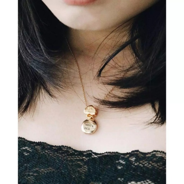 สร้อยคอ ENGRAVED MEMORABLE LOCKET - Image 3