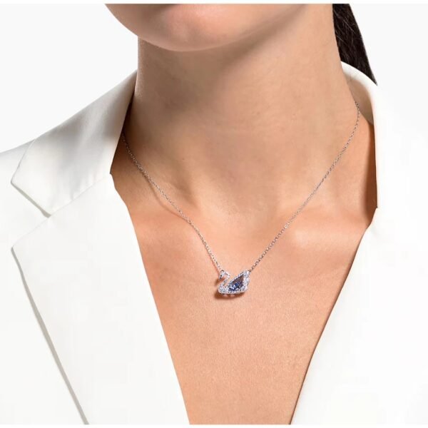 สร้อยคอ Swarovski Swan Dancing Stone