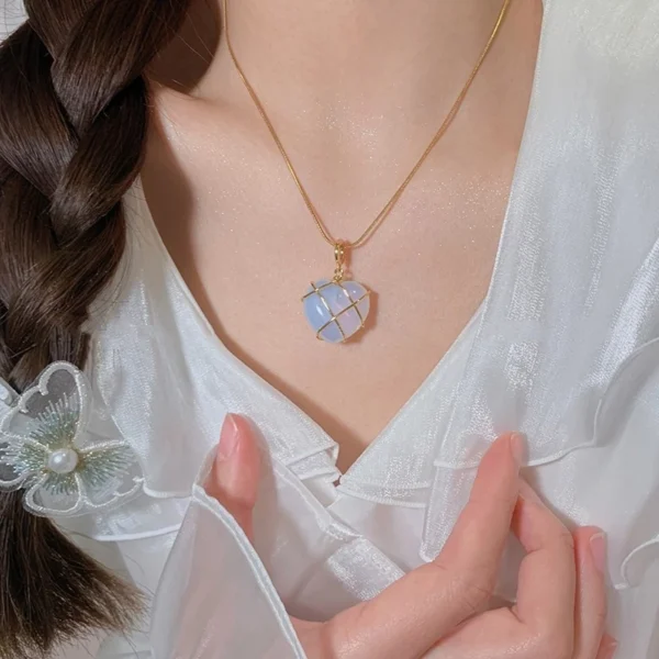 สร้อยคอ จี้หินบาร์บี้สีขาว